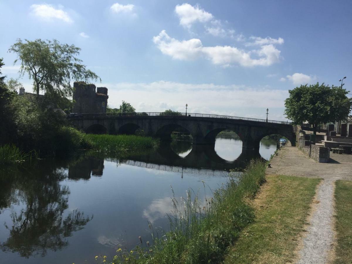Carey'S Bar & Farmhouse Kilkenny Border Oldleighlin المظهر الخارجي الصورة